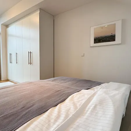 شقة Stylish Riverfront Penthouse With Skyline View *