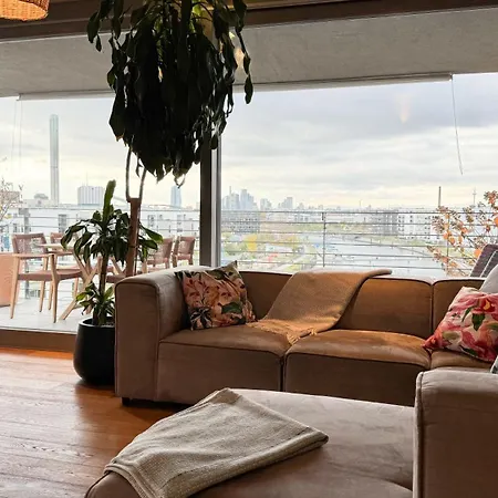 شقة Stylish Riverfront Penthouse With Skyline View *